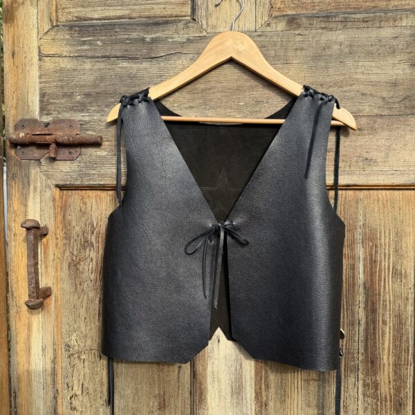 Gilet cuero negro estrella